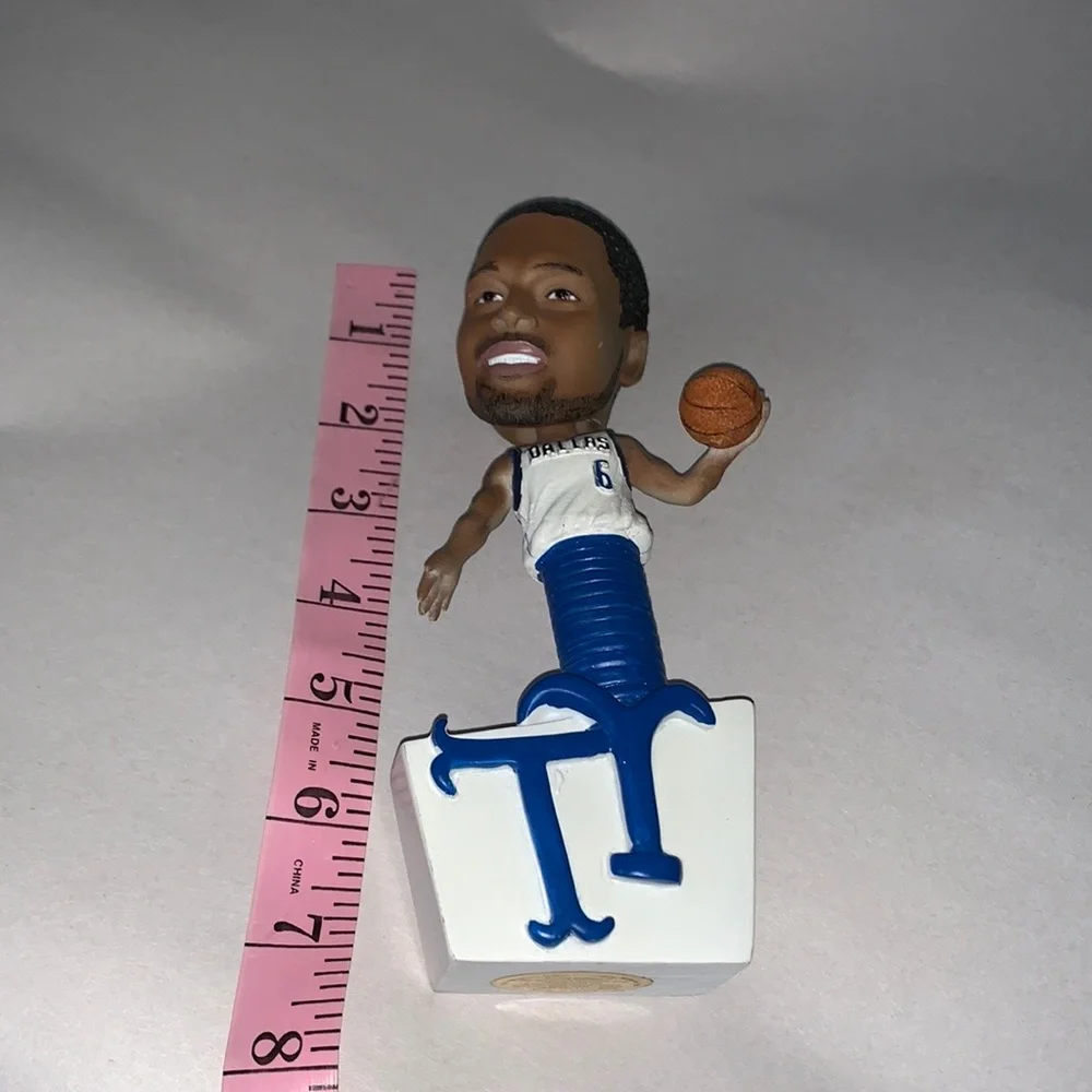 DALLAS MAVERICKS TYSON CHANDLER BOBBLEHEAD no box